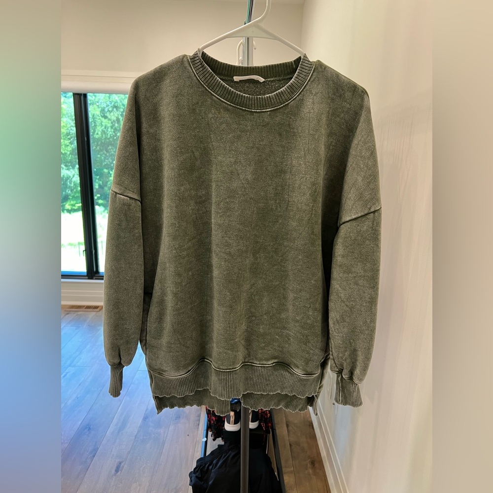 Zenana Oversized Acid Wash Fleece Hi-Low Hem Pullover w/Pockets Green Medium